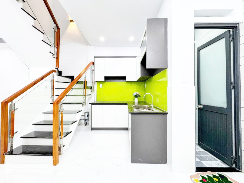 Bán nhà đường Chiến lược Chính chủ hẻm XE HƠI 4m THÔNG 32m2